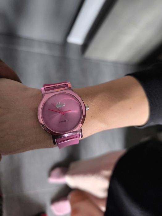 Елегантен Дизайн Часовник