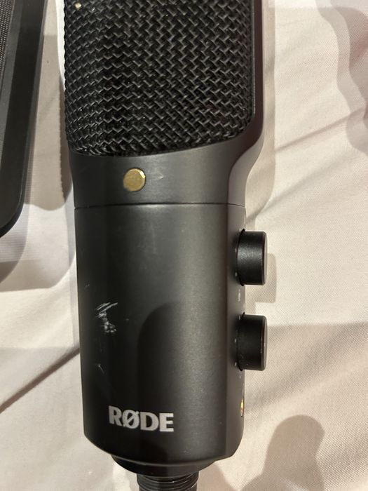 Продавам микрофон Røde за подкасти
