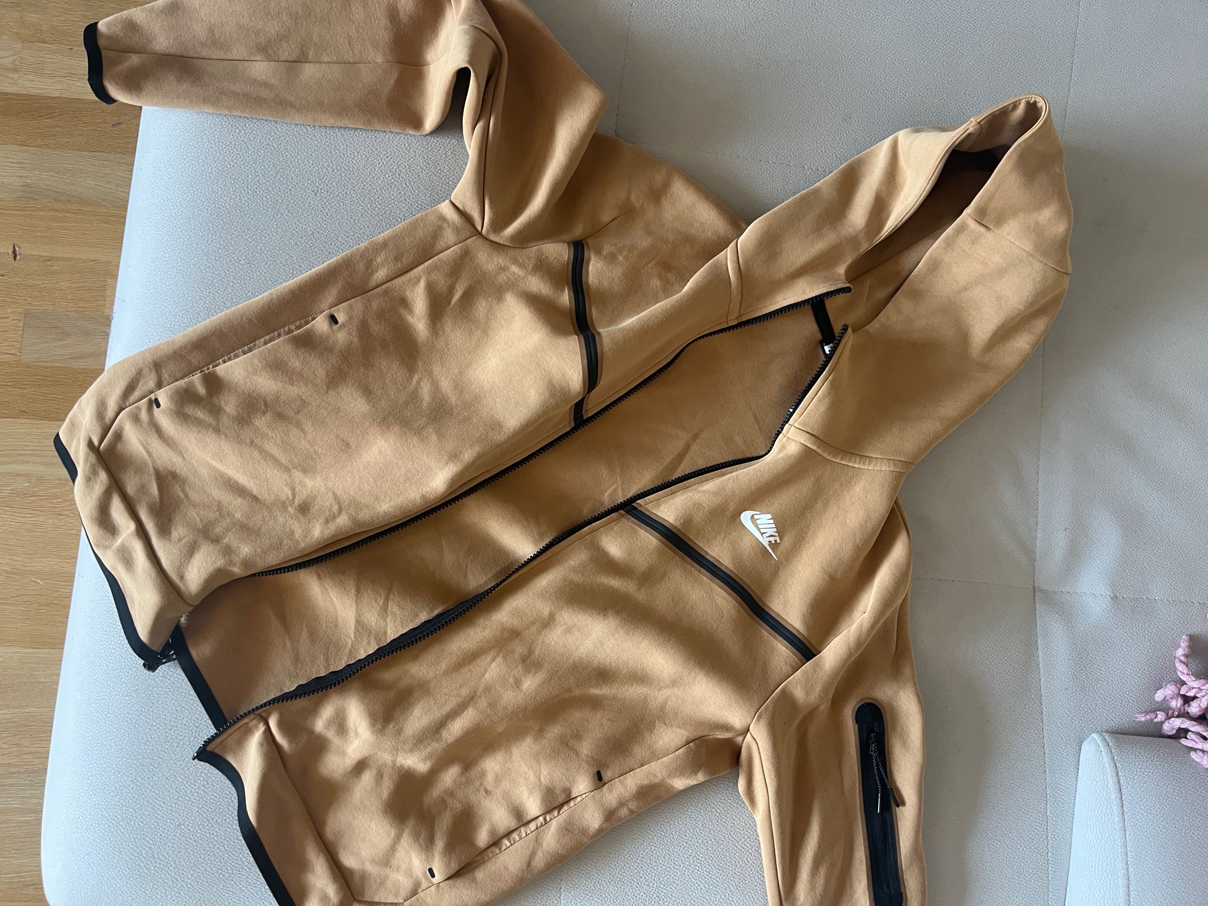 Nike tech fleece