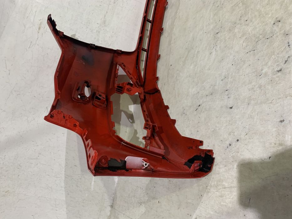 Bara fata Audi A3, Hatchback, 2013, 2014, 2015, 2016, cod origine OE 8V3807437, cu gauri pentru spalatori faruri.