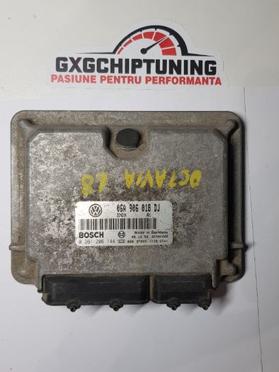 ECU Calculator motor Skoda Octavia 1.8 06A906018DJ 26SA0000