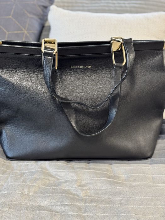 Tommy Hilfiger Hobo bags оригинални чанти, естествена кожа