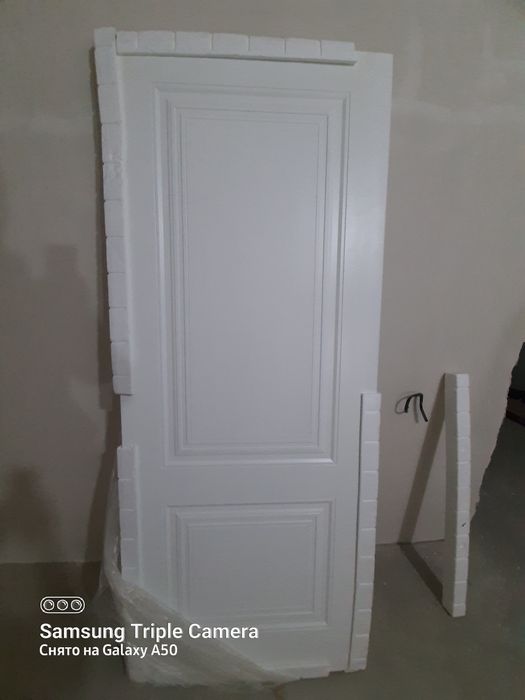 Межкомнатный дверь