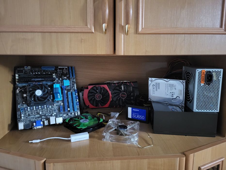 Vand piese pc gaming