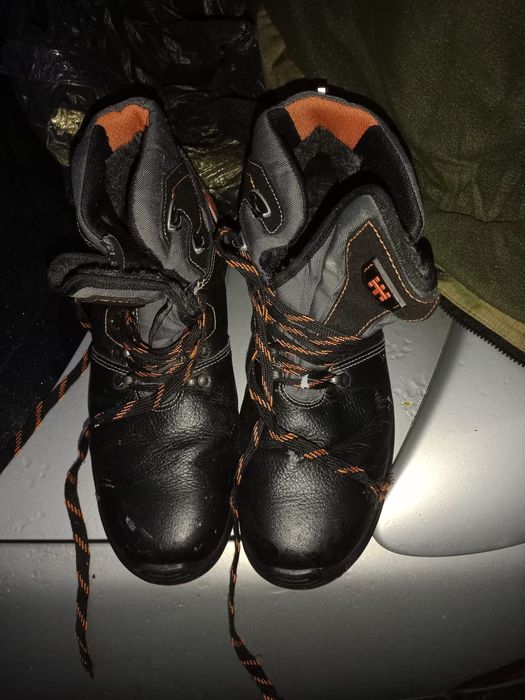 Продам спецодежду и спецобувь
