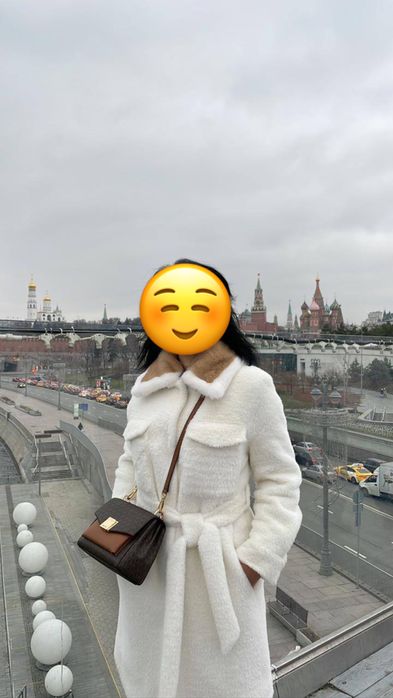 Белая эко-шуба с норковым воротником
