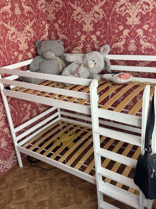 Двухъярусная детская кровать