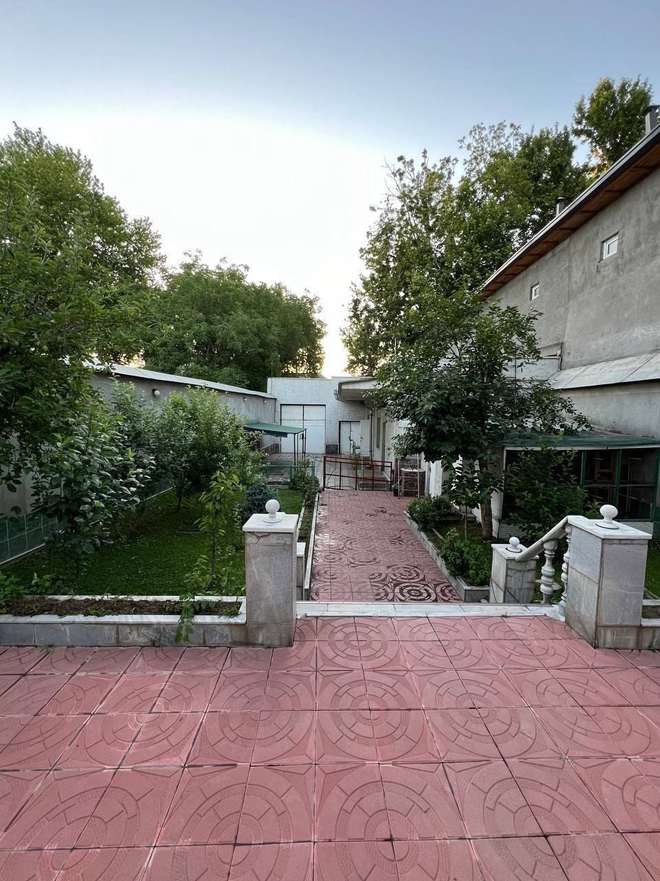 Вдоль дороги Буюк ипак йули 10 соток