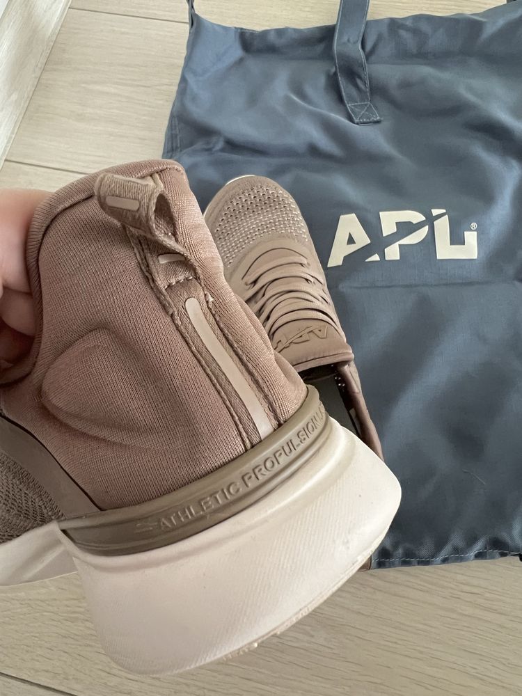 Маркови маратонки APL: Athletic Propulsion Labs, номер 40