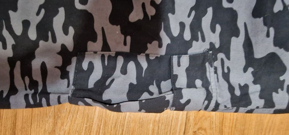 Дънки и камуфлажен панталон 158 см