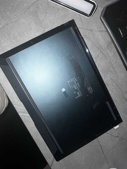 Asus Zenbook 14 OLED 2.8K (Core i5-1240P, 512GB)