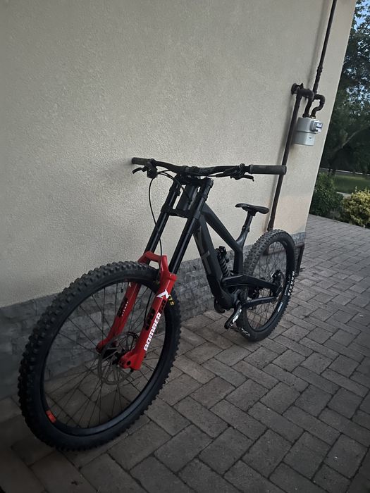 Yt tues al base 2020 M Downhill schimb cu E-bike!