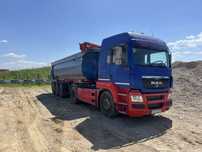 Ansamblu cap tractor cu semiremorca basculabila