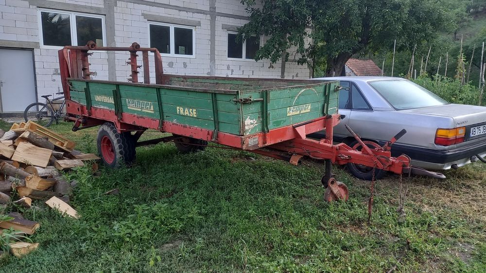 Remorca tractor. Mig împrăștiat gunoi Kemper