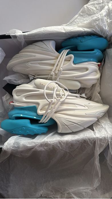 Adidasi Balmain 42 Nou in cutie.