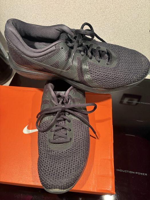 Маратонки Nike (42 номер)