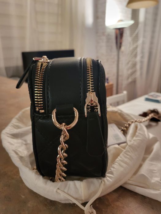 Дамска чантичка Guess-оригинална