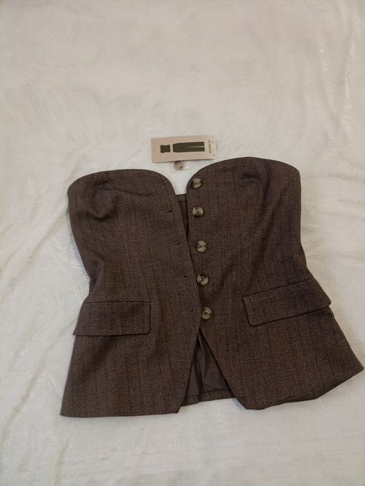 Бюстиета и риза,нови и в отлично състояние