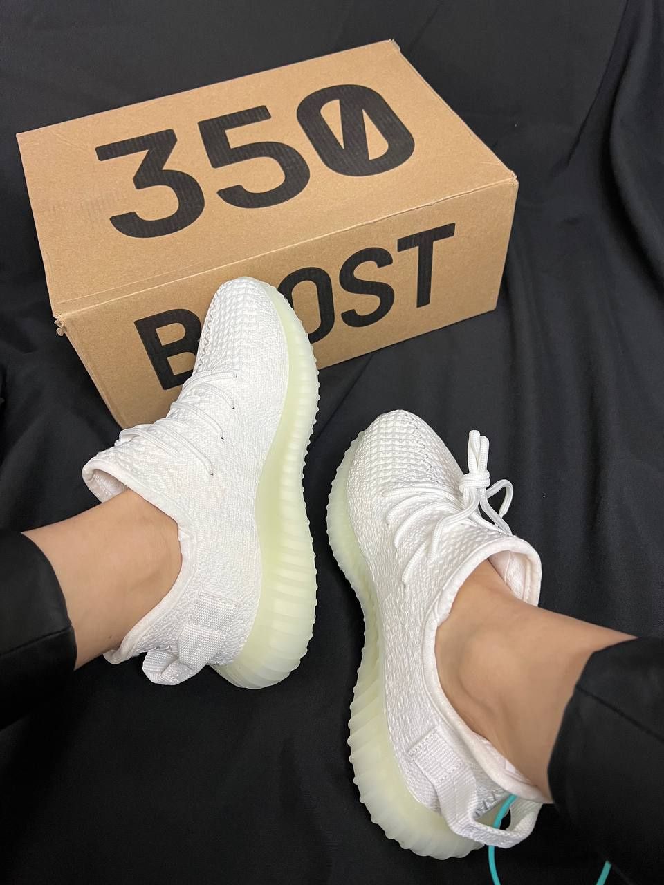 Adidas Yeezy Boost 350 V2