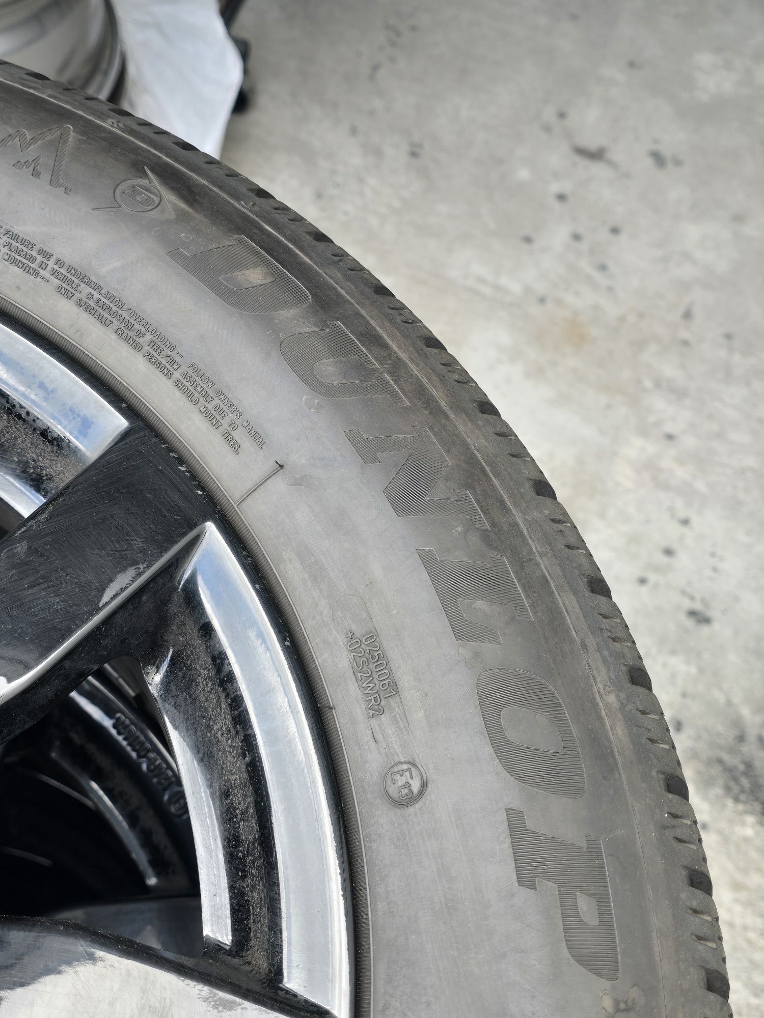 4 Броя 235/60/18 Dunlop 2x8,5mm 2x8,2mm 22dot