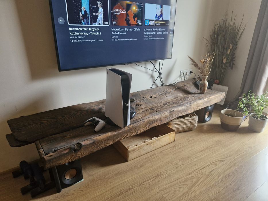 Етажерка ръчна изработка дърво за под ТВ