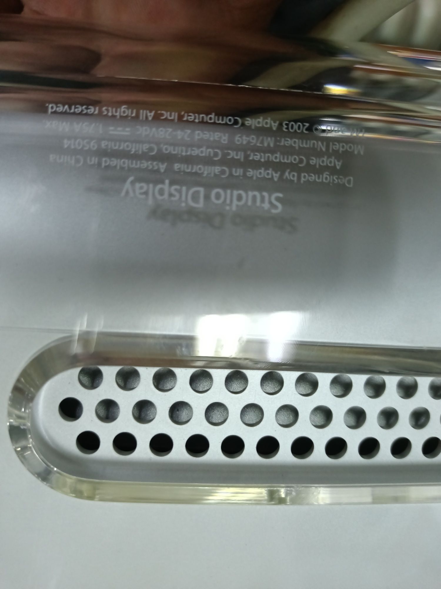 Монитор Apple 2003