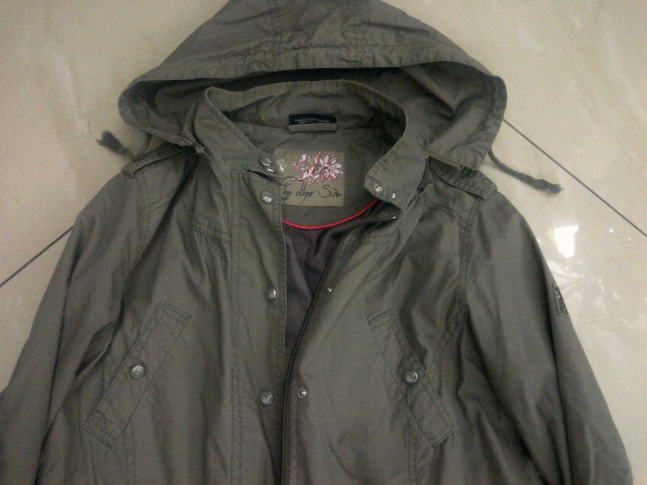 Haina eleganta cu gluga