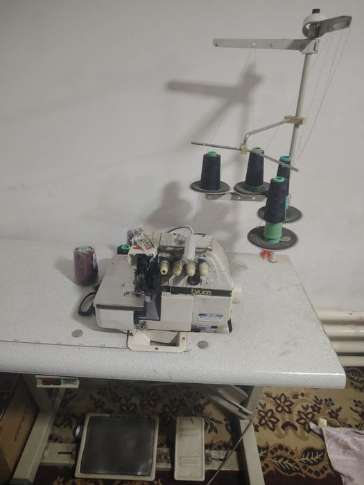 Tikuv mashinasi averlo