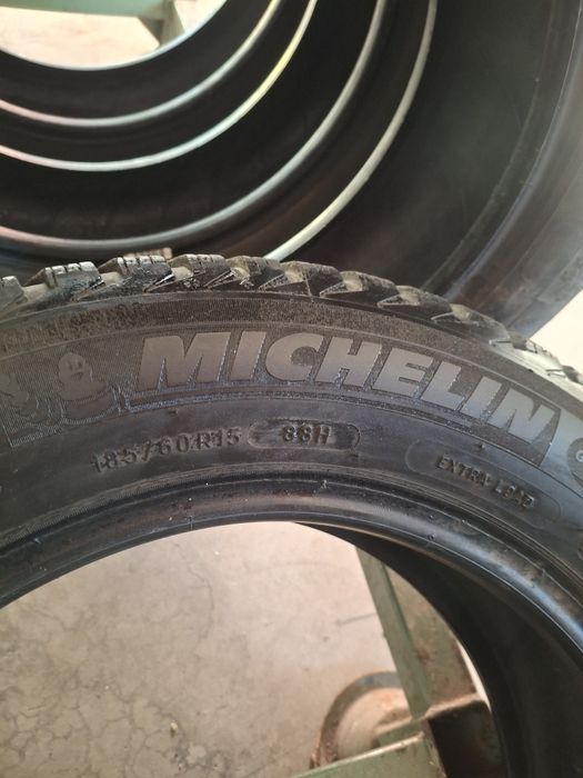 4 Anvelope de iarnă  185 60 r15 Michelin