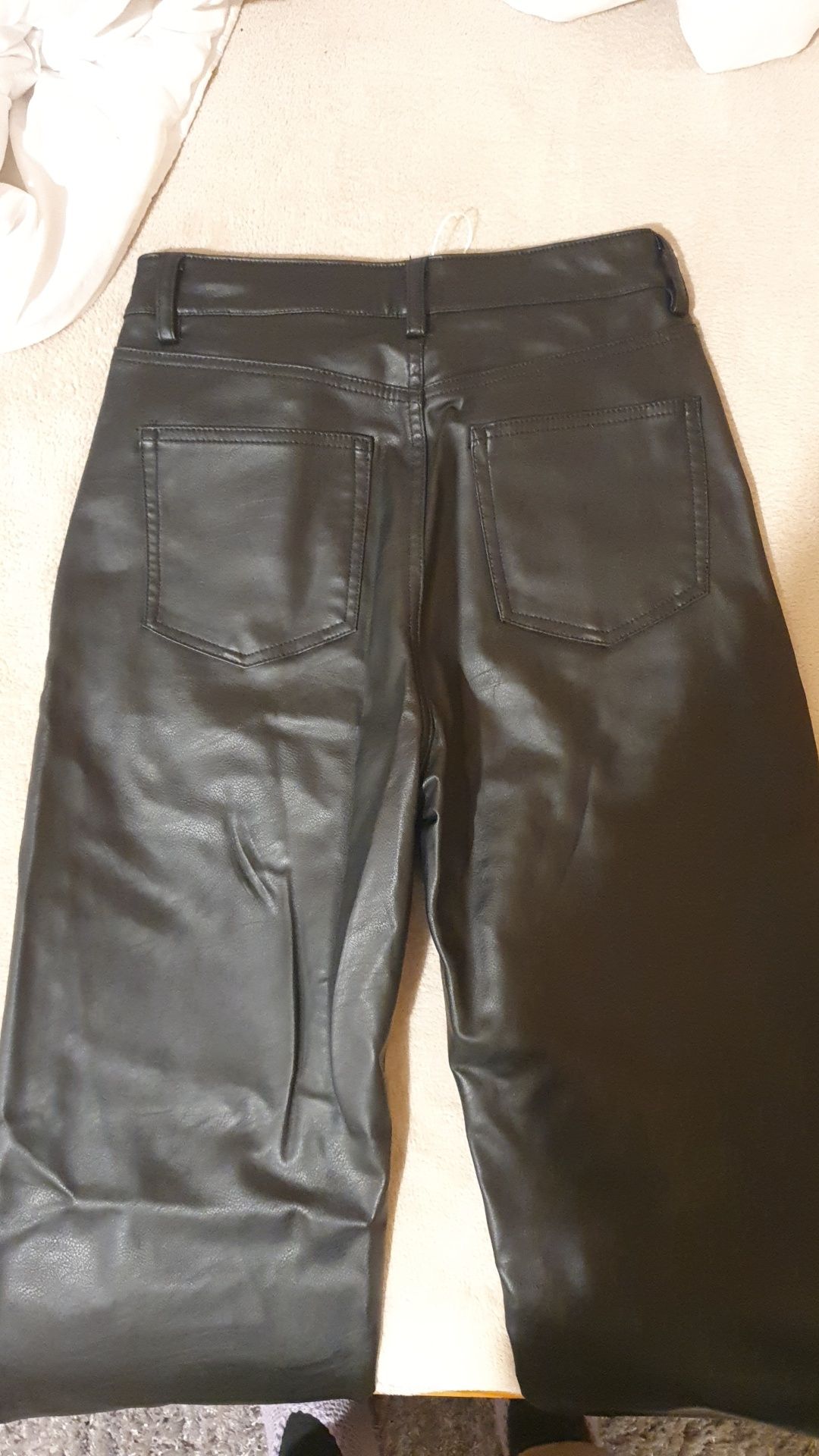 Панталон от кожа на H&M
