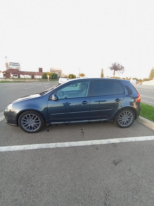 Vând Volkswagen Golf V 2.0tdi