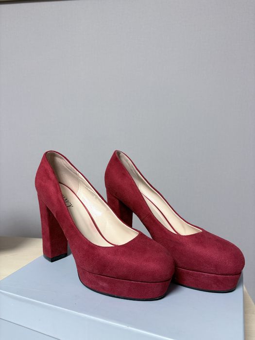 Замшевые туфли с платформой