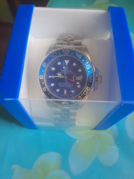 Продам мужские часы