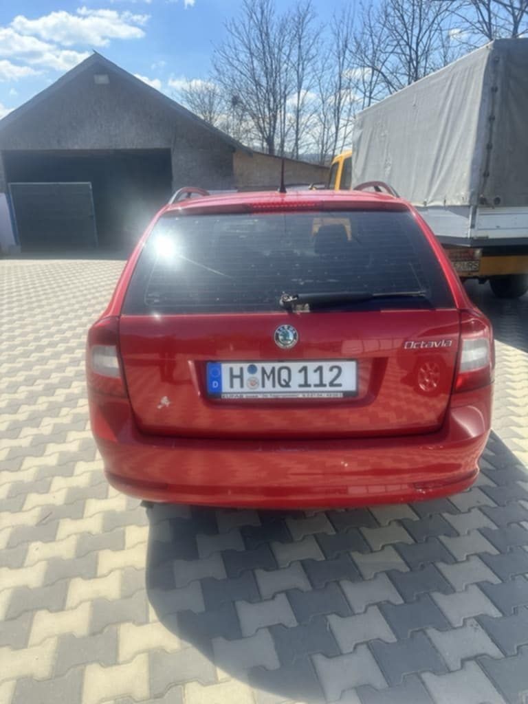 Vând Skoda octavia 2011