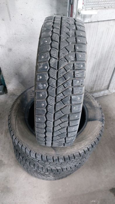 Продам резину 195/65/15