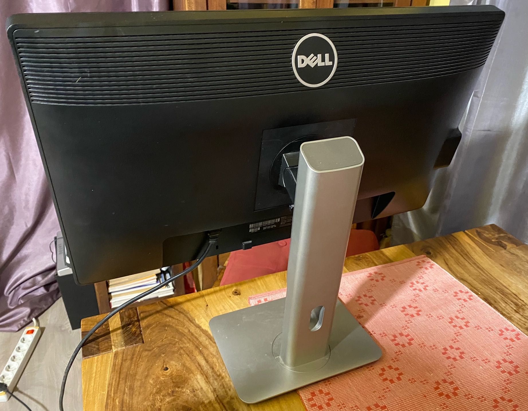 Monitoare de vânzare Dell P2412Hb și Lenovo Thinkvision T25d-10