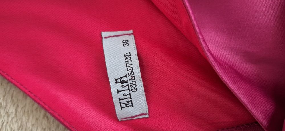 Rochiță satin nepurtata măsura 38