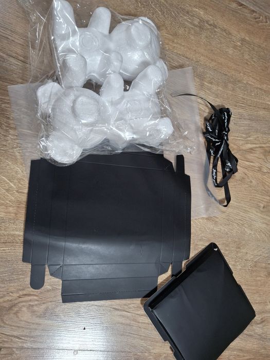 Сатенени ленти и рози фоам