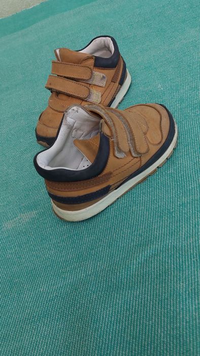 Кроссовки 23 размер.удобные и мягкие .Удобные для малыша.