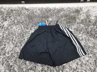 Pantaloni scurti adidas, marimea M damă