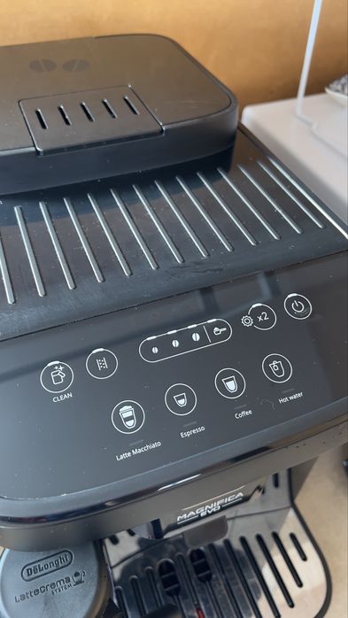 Delonghi Magnifica Evo ca nou