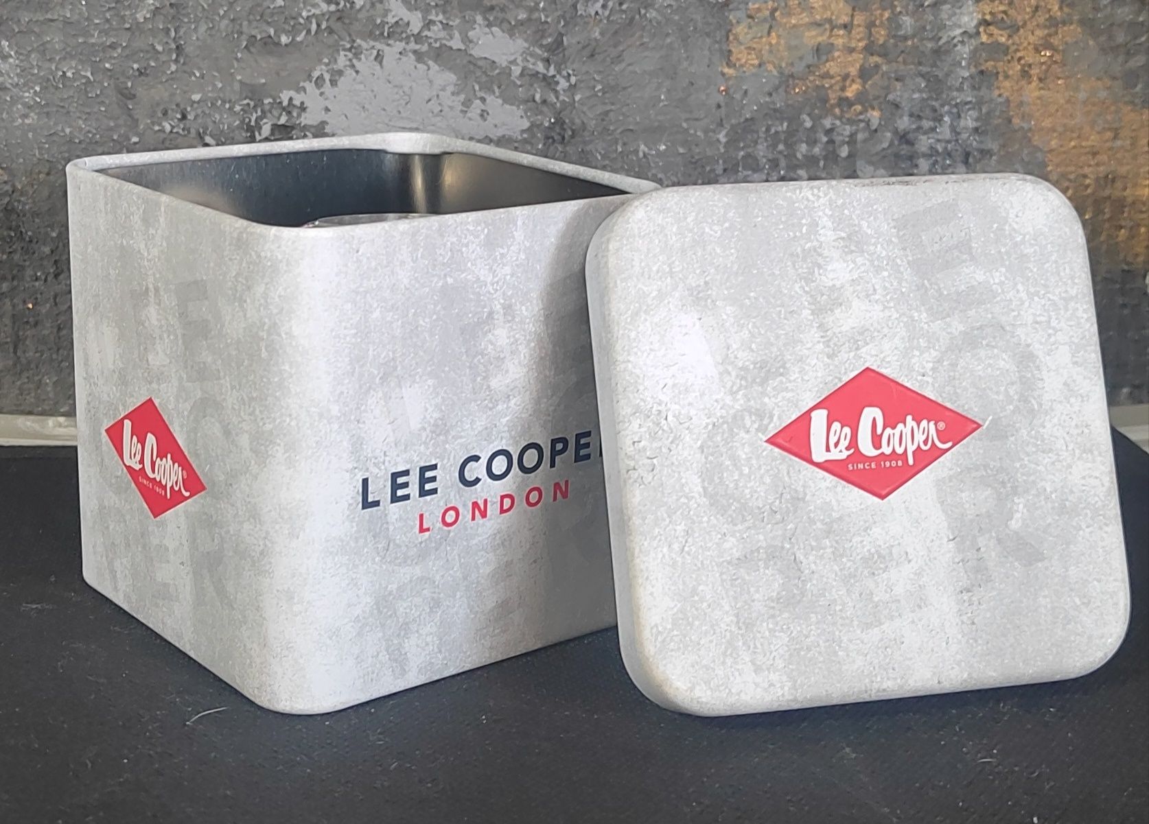 Продавам дамски часовник Lee Cooper