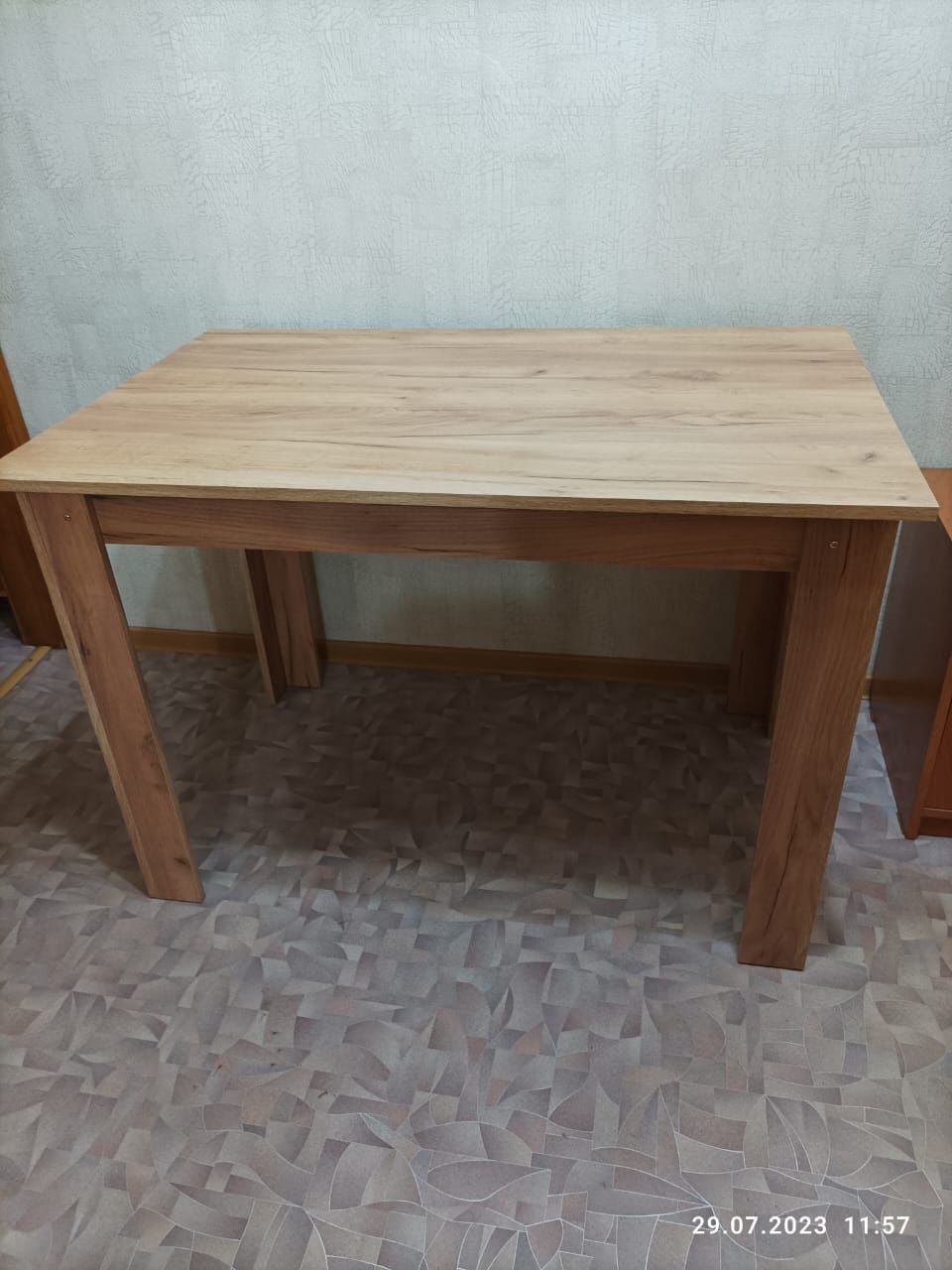 Продаётся новые кухонные столы