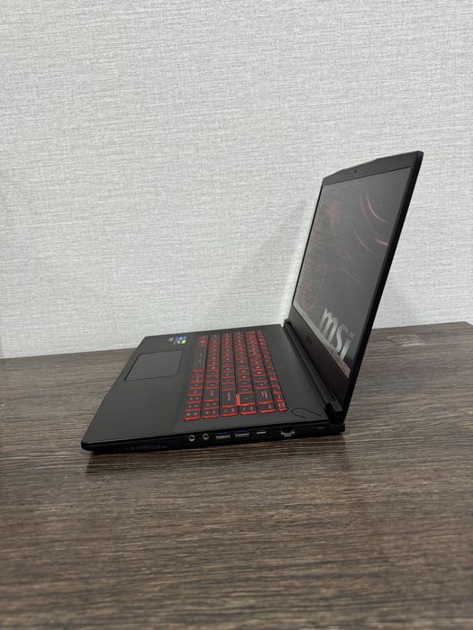 12-Ядерный Msi Dragon GF63 intel Core i5 11th Gen GTX1650 DDR6 Идеал!