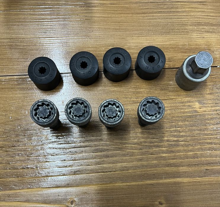 Prezoane antifurt roţi + cheie (compatibile VW Passat B8)