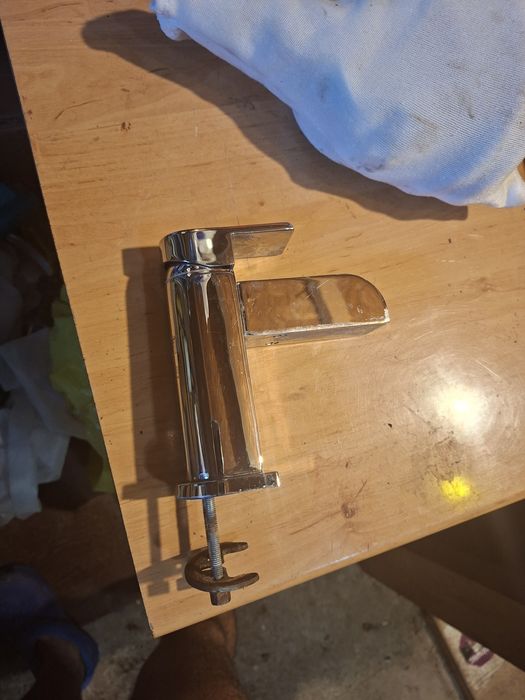 Accesorii chiuvete baie bucătărie