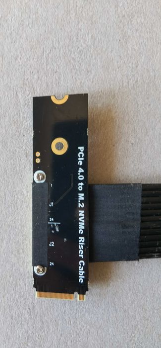 Adaptor de la M2 la PCIe 4.0 x16