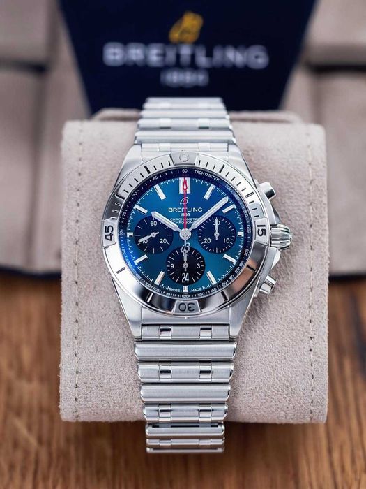 Breitling Chronomat B01  сребристо-синьо