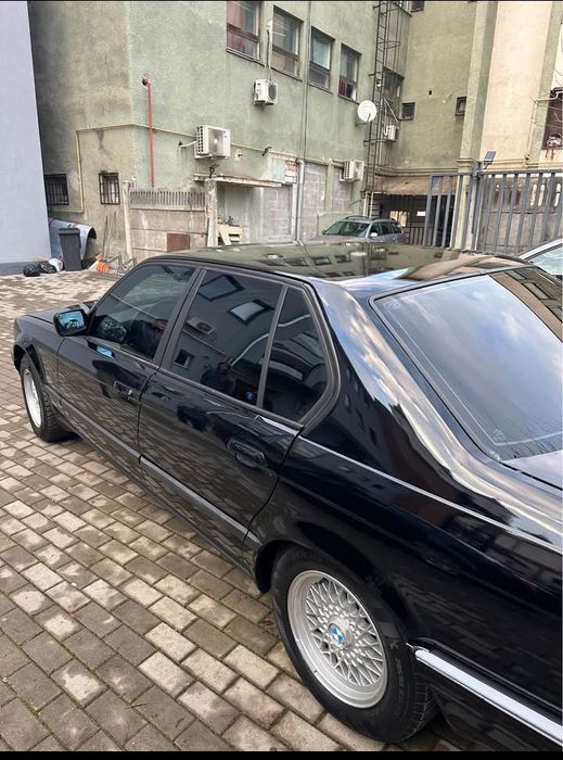 BMW E32 730i 1988