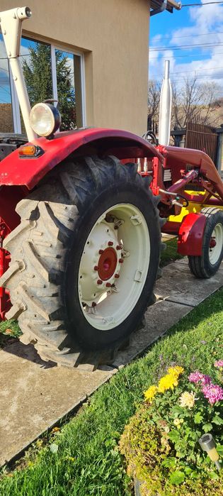 Tractor IHC  523 52cp Agriomatic Imp. Germania cu încărcător și 2 cupe